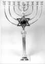 00000470.jpg; 90/003; Chanukka-Leuchter (Chanukkia) für Synagoge; Chanukka-Leuchter